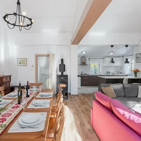 Tatil Evi Supljini