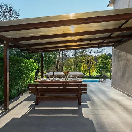 Tatil Evi Supljini